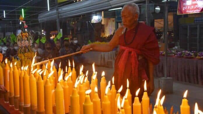 พิธีจุดเทียนเสริมดวง ส่องเลขเด็ดลุ้นงวด 16-4-67